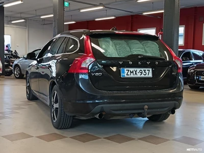 Volvo V60 2,0T Momentum aut 2011, photo 4/12