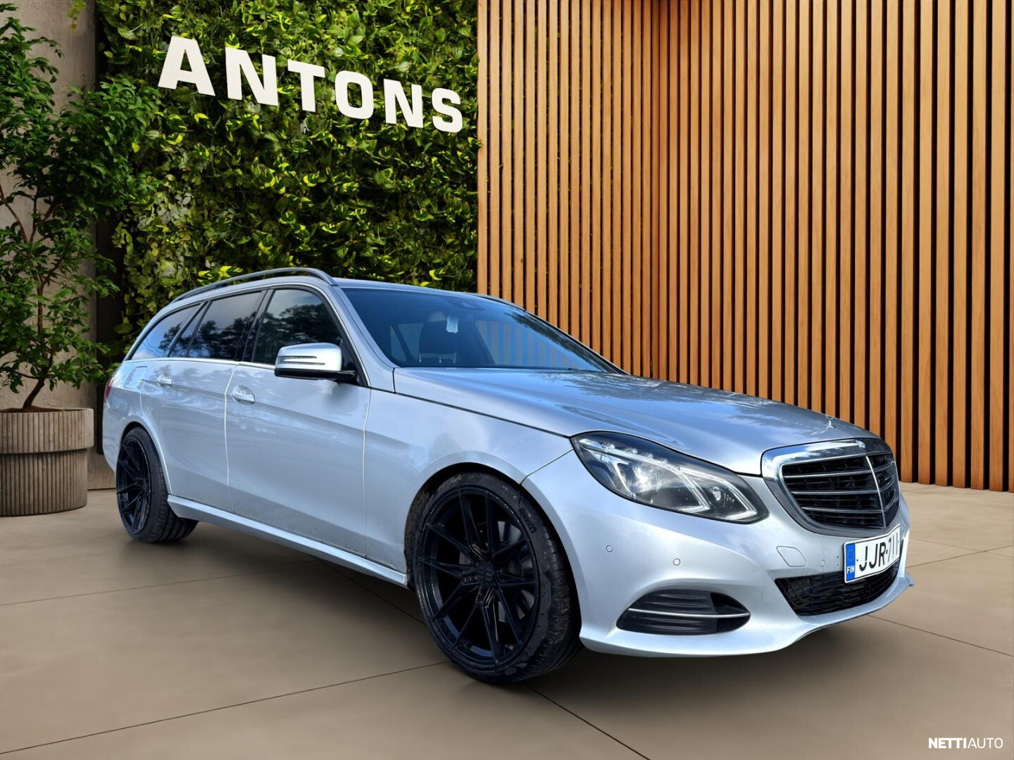 Mercedes-Benz E