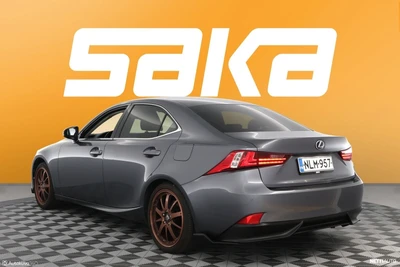 Lexus IS 300h Executive 2014, photo 5/71