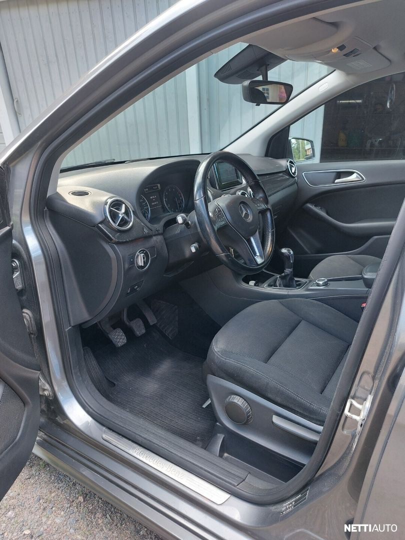 Mercedes-Benz B 180 2012, kuva 4/11
