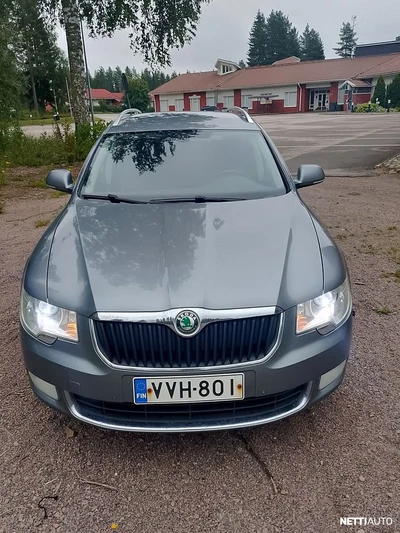 Skoda Superb 2,0 TDI CR 170 4X4 Elegance 2010, photo 3/10