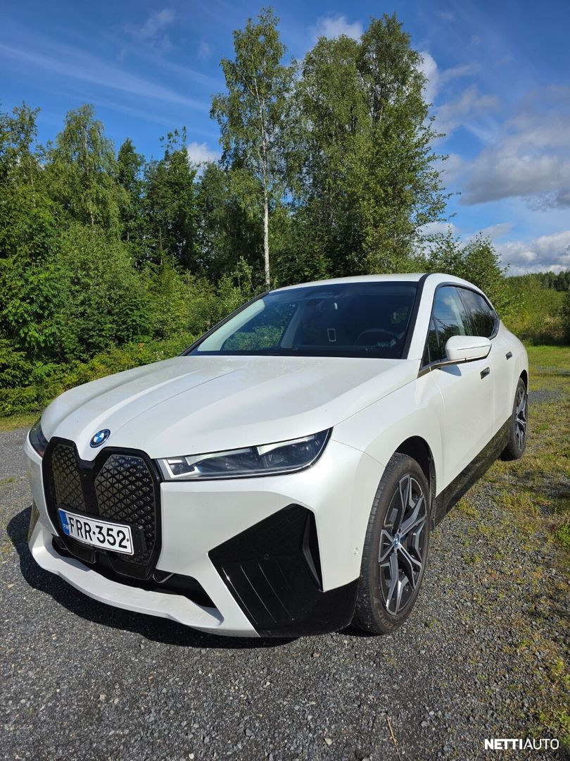 BMW iX