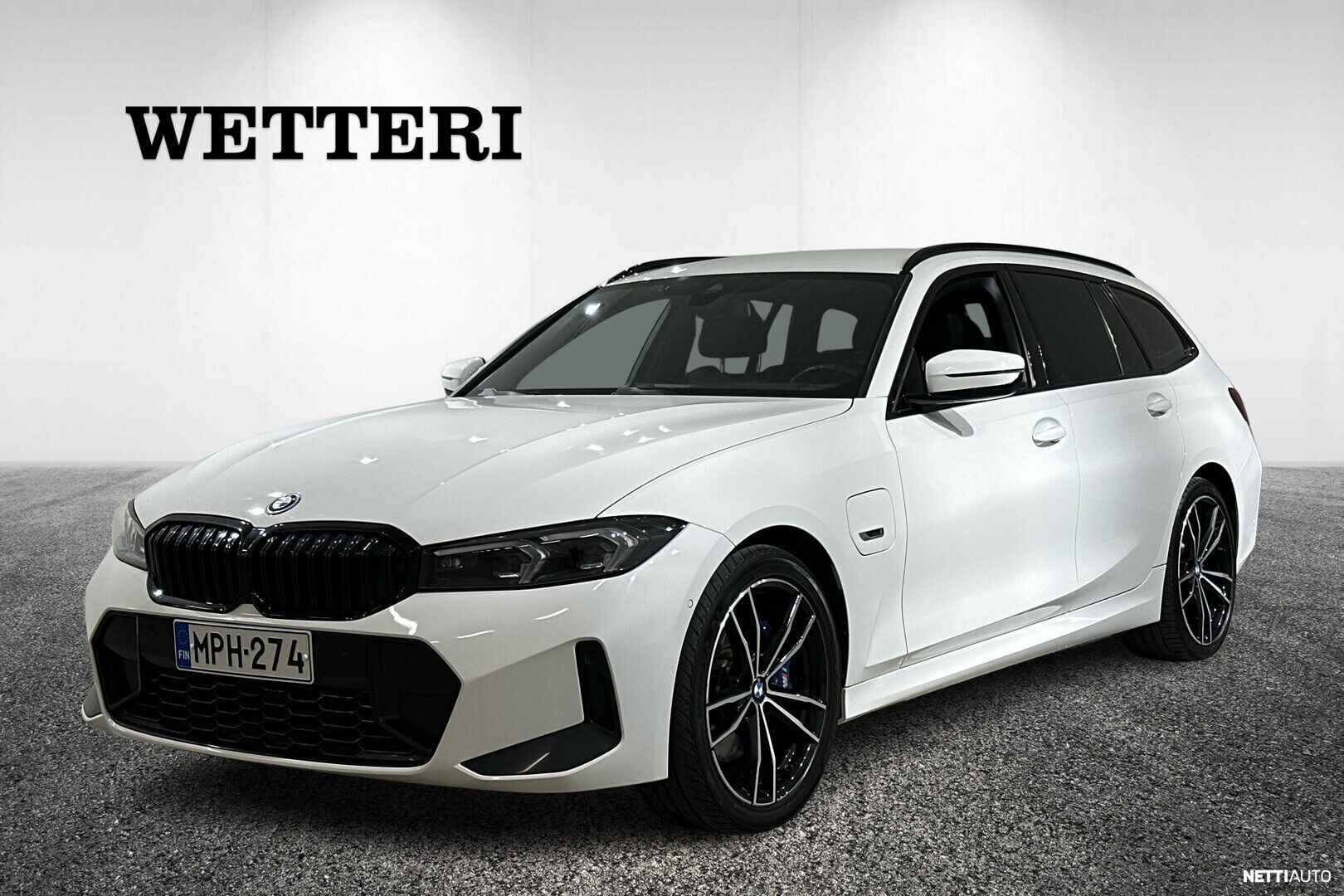 BMW 330