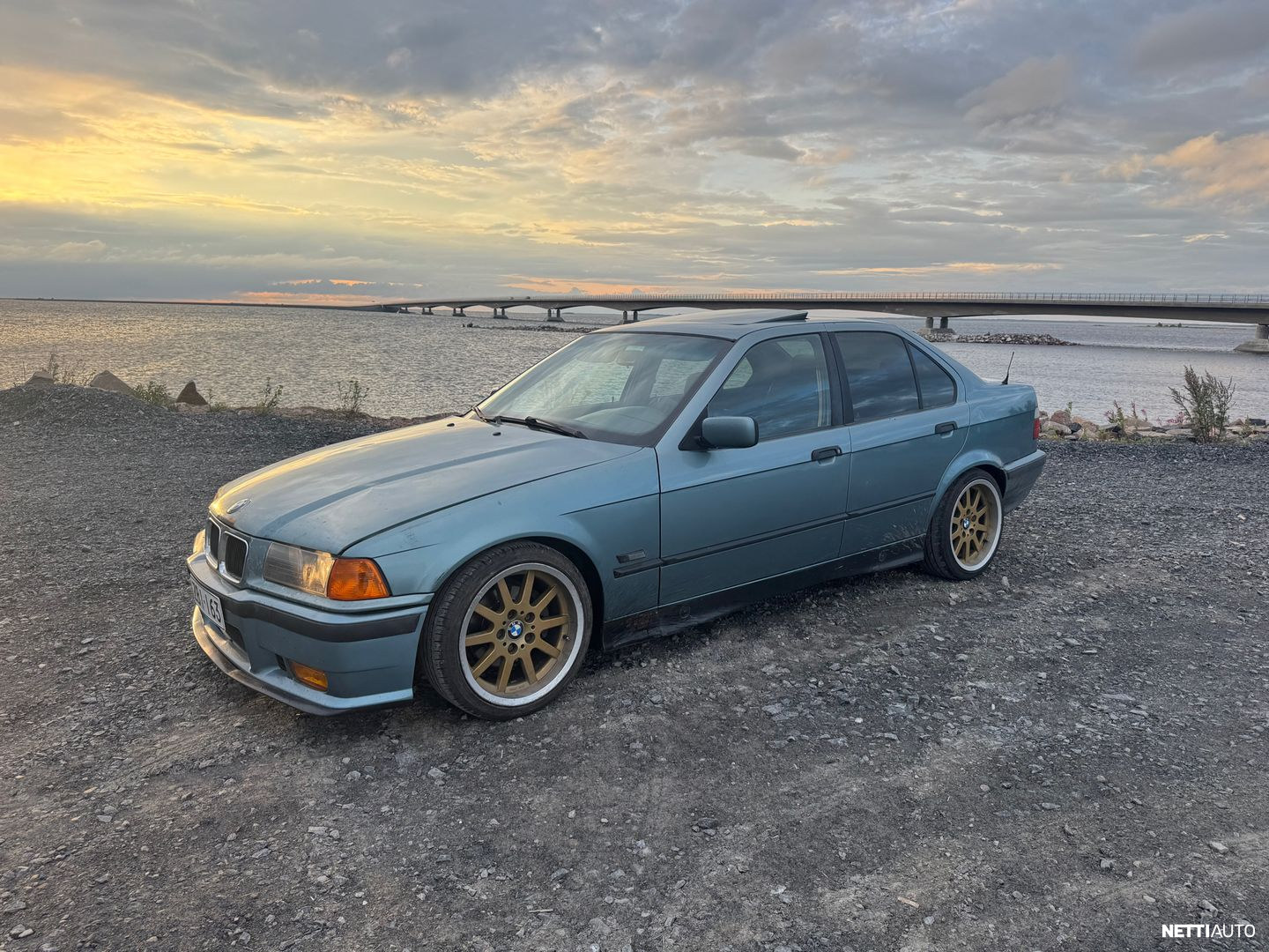 BMW 325