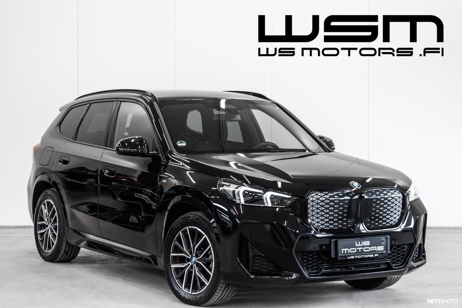 BMW iX1
