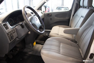 Toyota Hiace 2,5 D-4D 117 5ov 4WD Pitkä 2008, photo 5/12