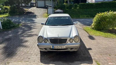 Mercedes-Benz E 200 2000, photo 2/9