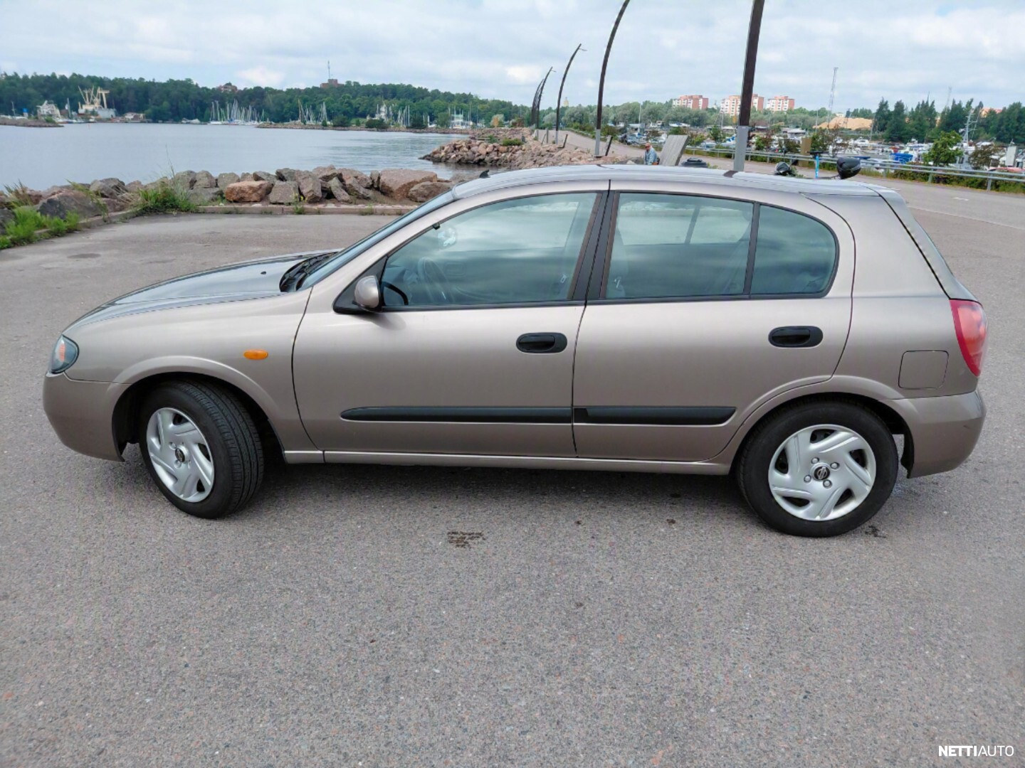 Nissan Almera