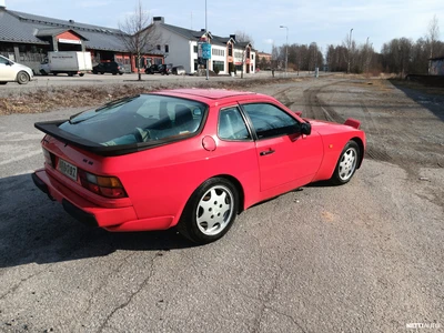 Porsche 944 S2 1989, kuva 2/10