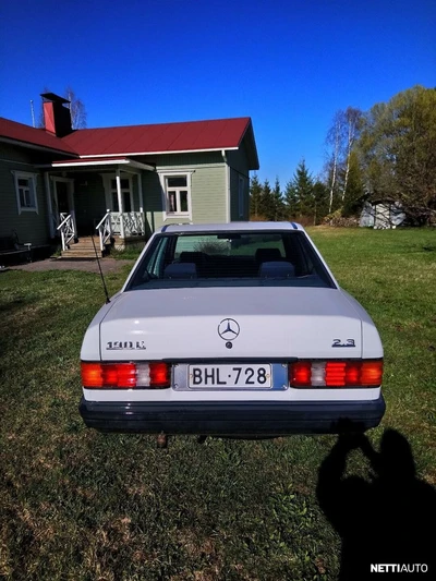 Mercedes-Benz 190 1986, kuva 2/10