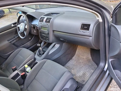 Volkswagen Golf 1.6 bensa 2005, kuva 7/10