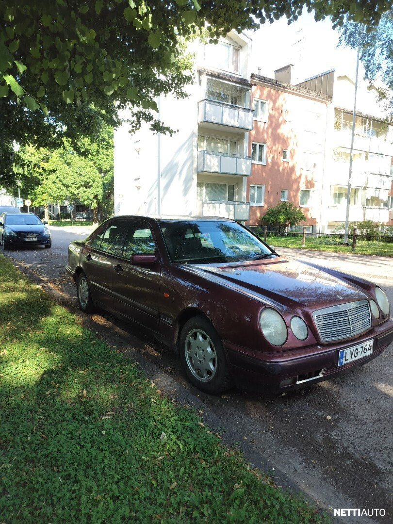 Mercedes-Benz E