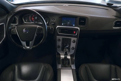 Volvo V60 2015, photo 7/19