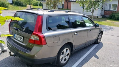 Volvo V70 2,4D Kinetic aut 2010, kuva 3/5