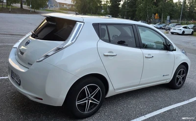 Nissan Leaf 2015, photo 7/27