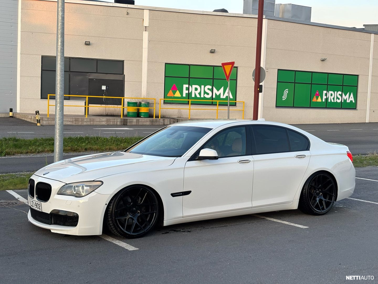 BMW 730