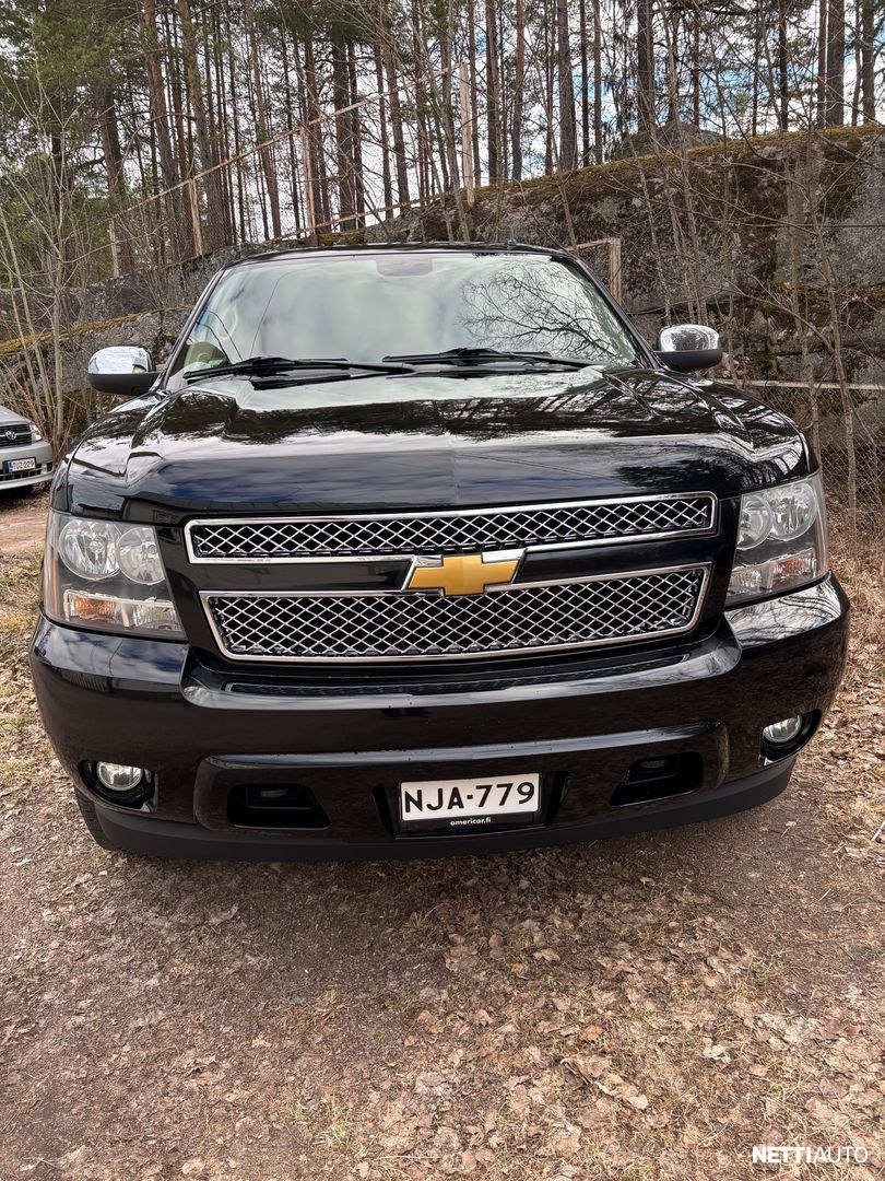 Chevrolet Suburban 2013, photo 2/14