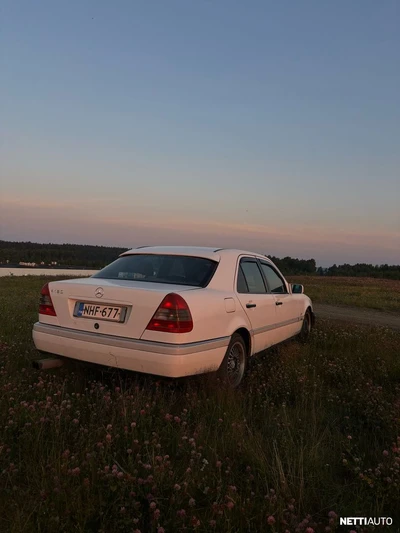 Mercedes-Benz C 180 1995, kuva 4/8