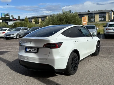 Tesla Model Y 2022, kuva 3/7