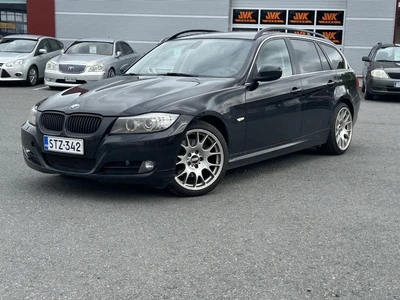 BMW 325 2010, photo 1/5