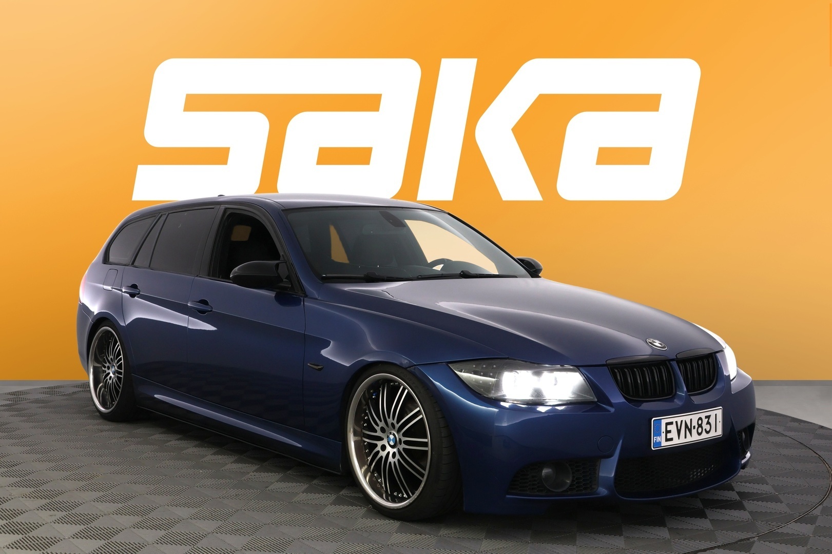 BMW 320