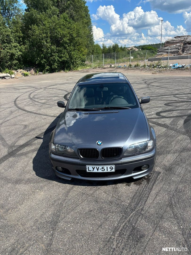 BMW 330