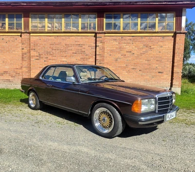 Mercedes-Benz 123 C123 1980, kuva 4/11
