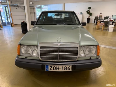 Mercedes-Benz E 300 W124 3,0 Automaatti 1987, photo 7/19