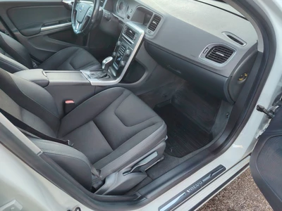 Volvo V60 D3 Momentum aut 2013, kuva 7/19