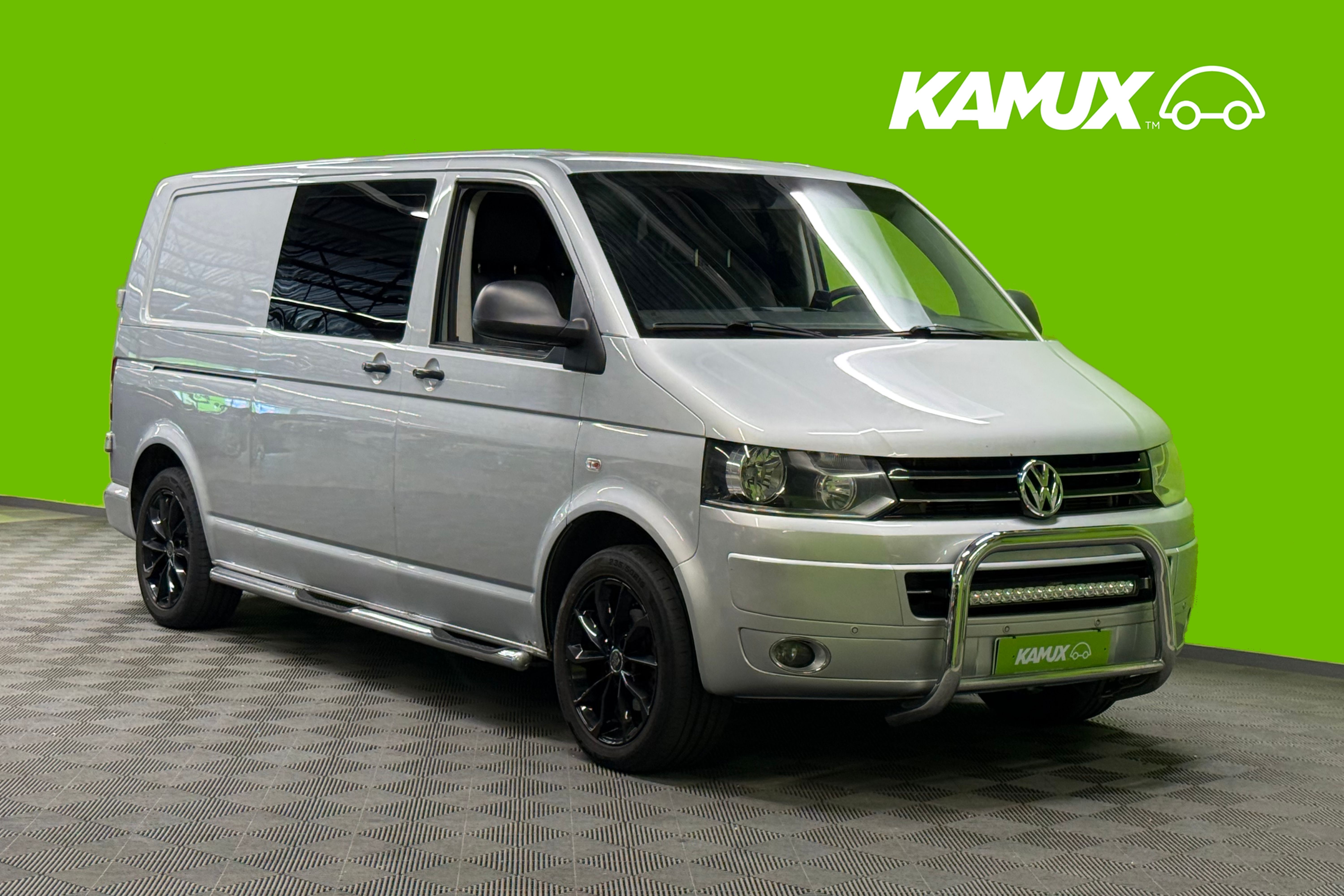 Volkswagen Transporter umpipakettiauto pitkä 2,0 TDI 103kW 4Motion Black & Silver