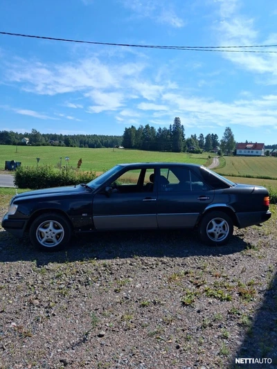 Mercedes-Benz 124 300d 1993, kuva 2/12