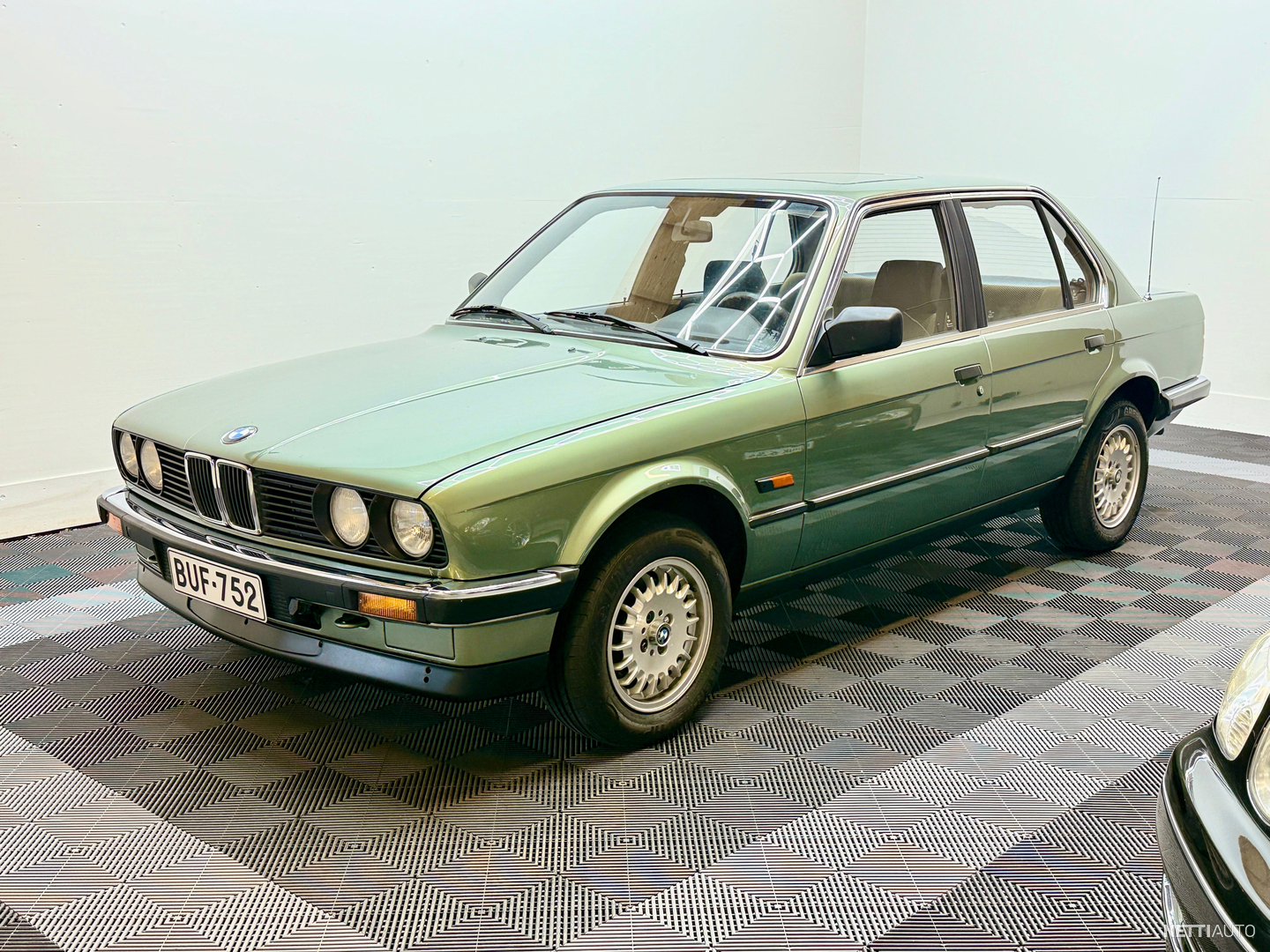 BMW 324
