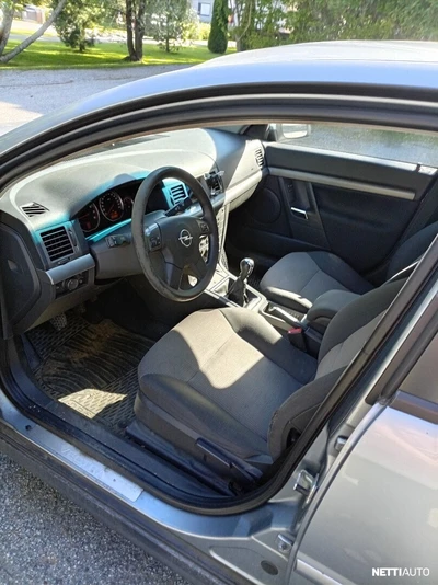 Opel Vectra 2.2 2005, kuva 2/8