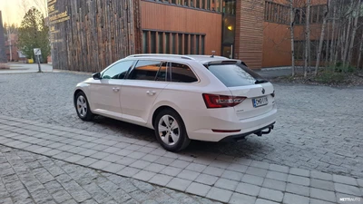 Skoda Superb 2019, photo 3/4