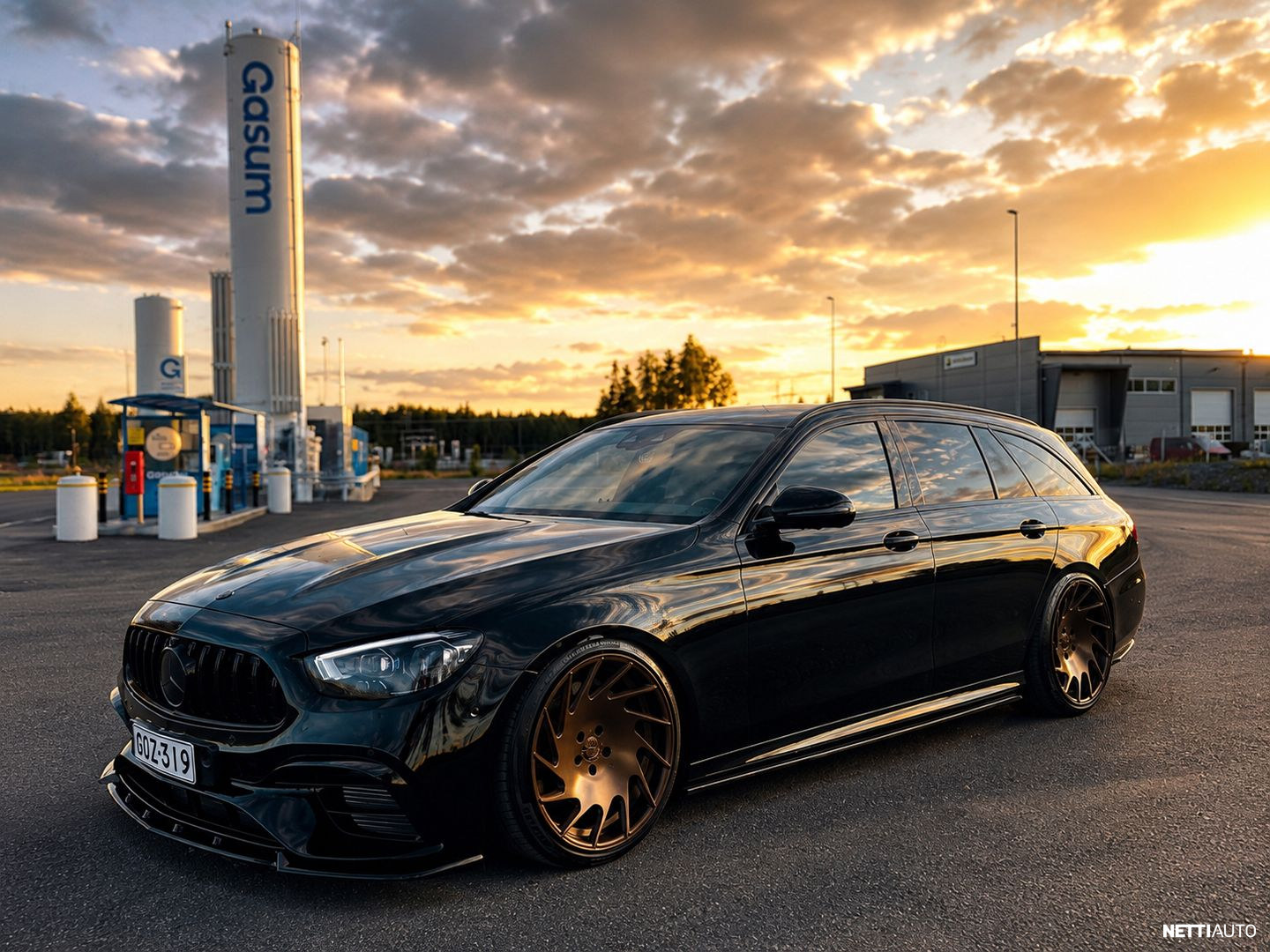 Mercedes-Benz E