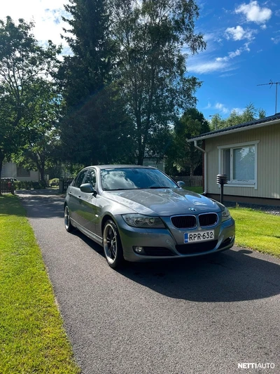 BMW 320 2010, photo 2/17