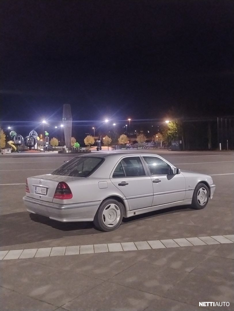 Mercedes-Benz 180
