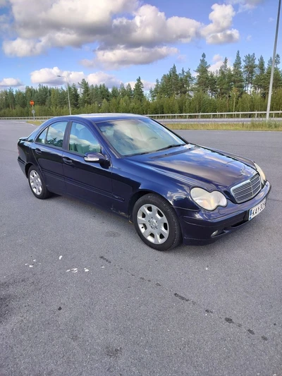 Mercedes-Benz C 200 CDI 2003, kuva 4/10