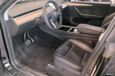 Tesla Model Y 2023, photo 7/16