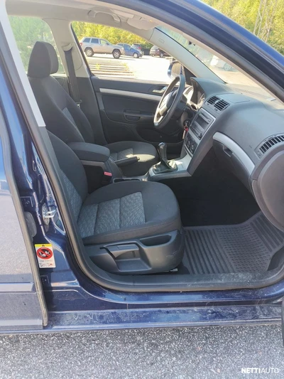 Skoda Octavia 2010, kuva 5/7