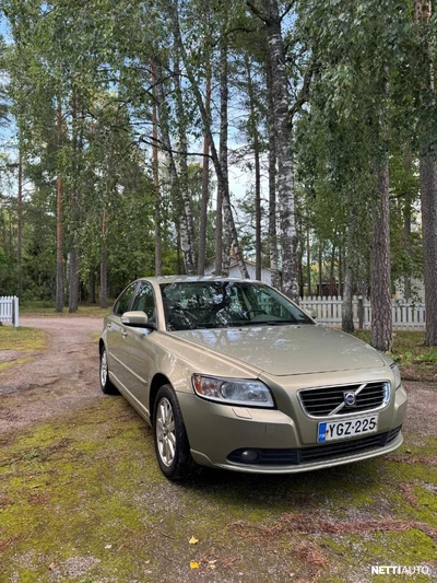 Volvo S40 1,6D (110 hv) Momentum man 2008, kuva 6/10