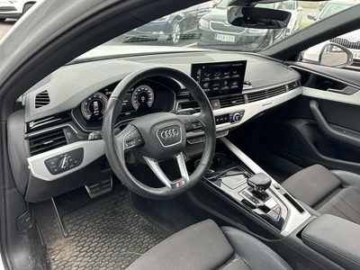 Audi A4 2022, photo 6/17