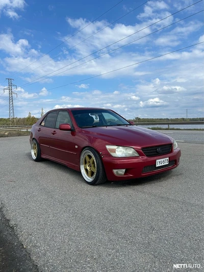 Lexus IS 2002, photo 4/9