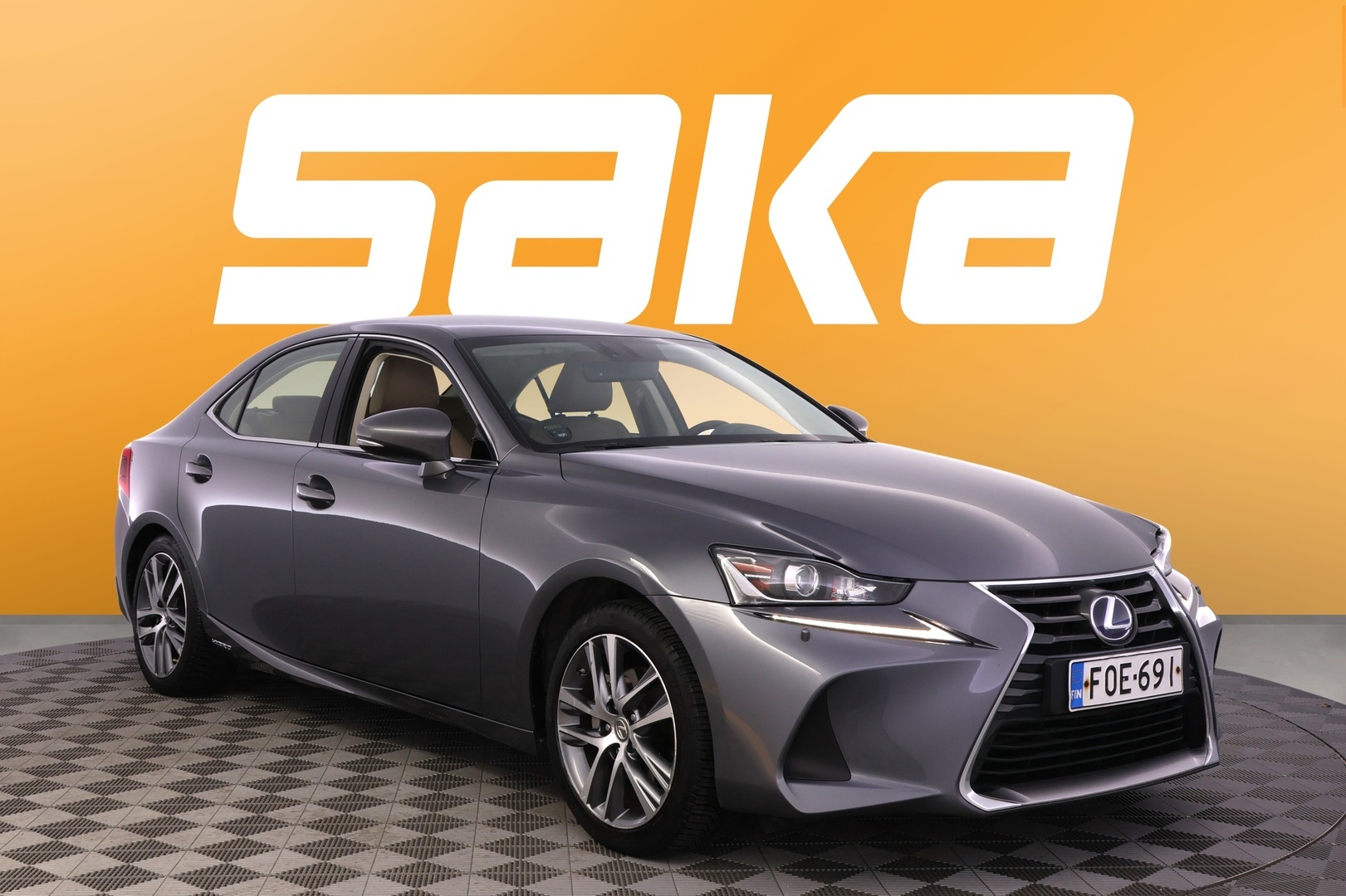 Lexus IS