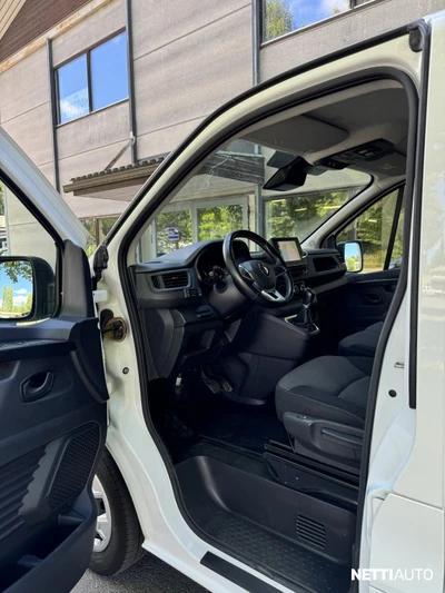 Renault Trafic 2023, photo 7/14