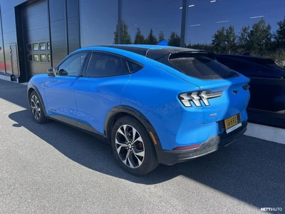 Ford Mustang Mach-E AWD 2022, photo 2/3
