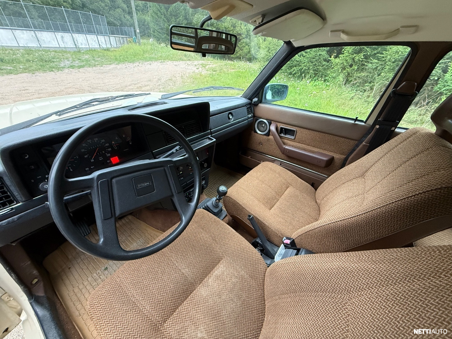 Volvo 240 1988, photo 7/10