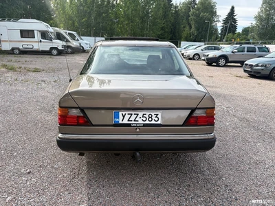Mercedes-Benz 200 200D 1992, photo 4/13