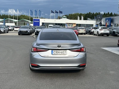 Lexus ES 300h Executive 2023, photo 7/18