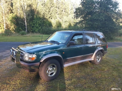 Ford Explorer 1996, kuva 2/5
